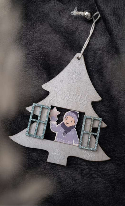 Christmas Tree Shaped Hanging Ornament with Child in Window_CC118