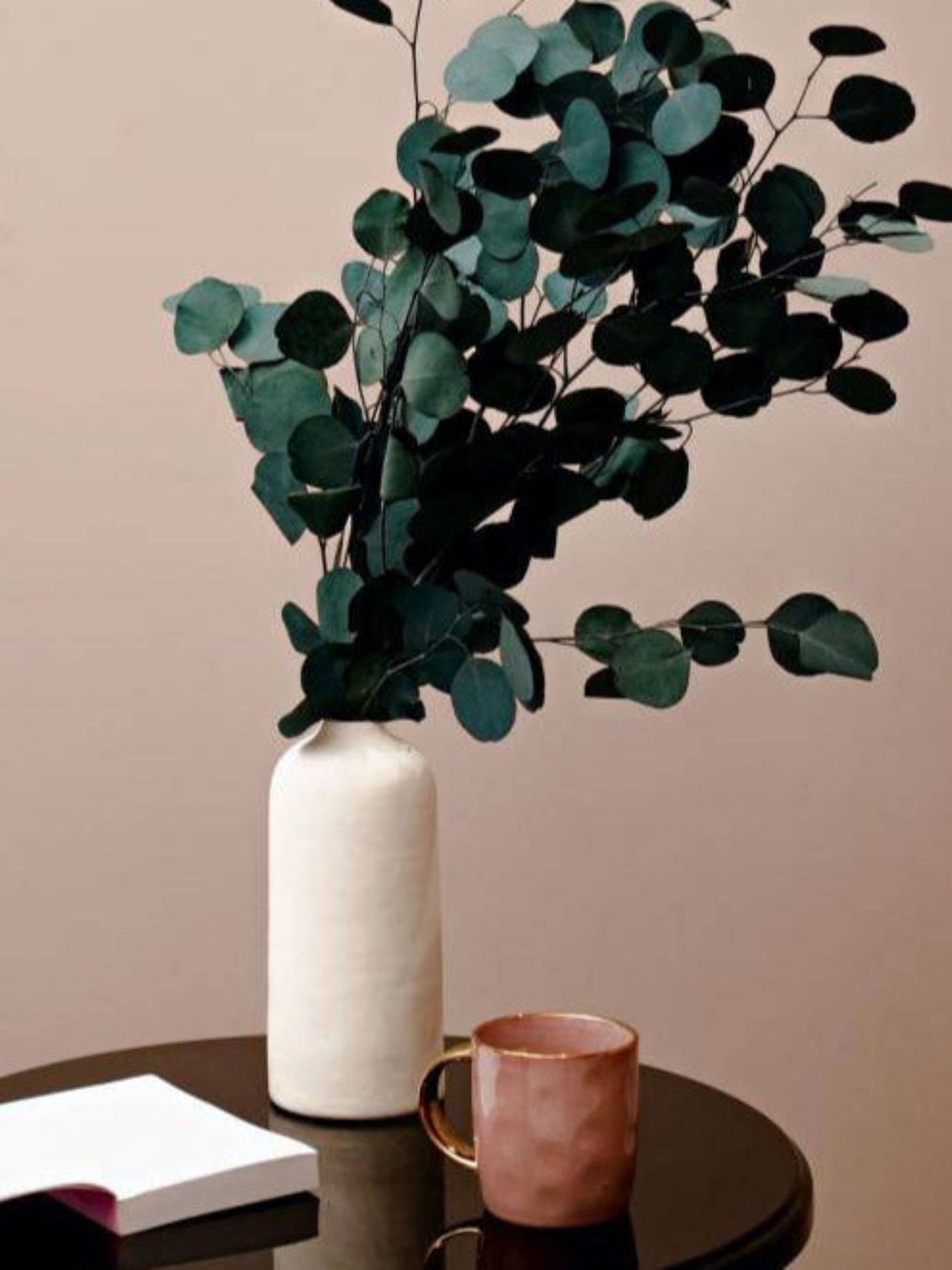 Lucid white vase