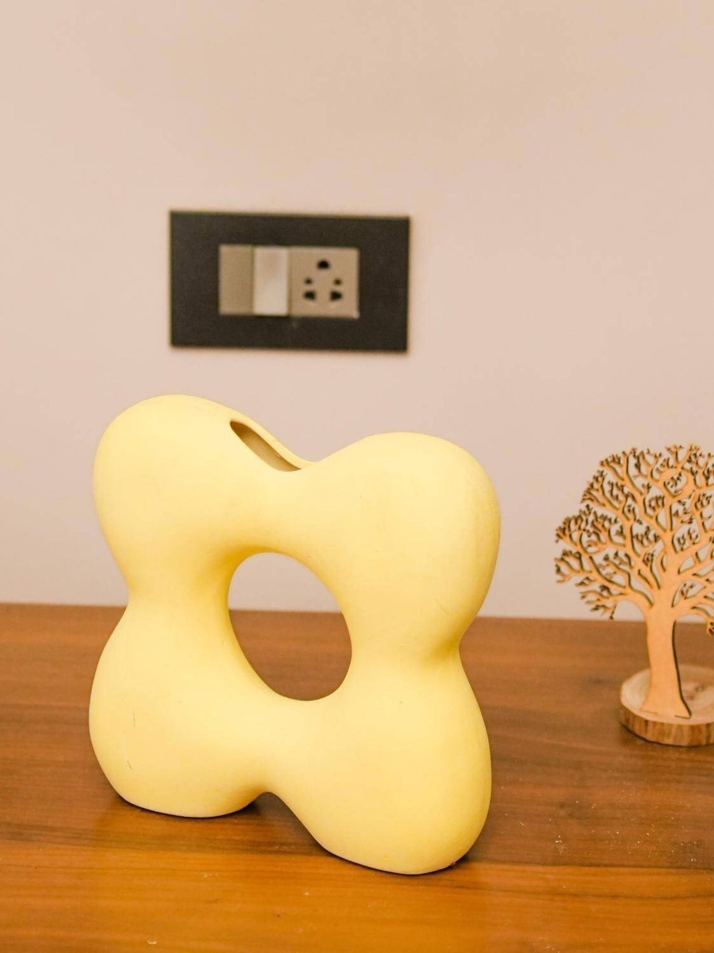 yellow breeze vase
