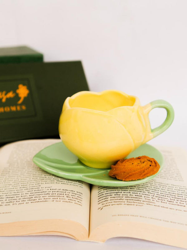 Tulip charm cup saucer-Yellow