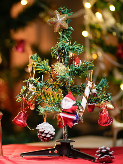 Mini foldable christmas tree with 10 ornaments