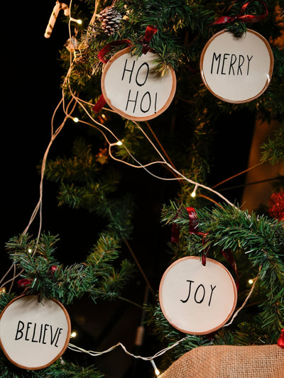 Pack of 4 festive ornaments