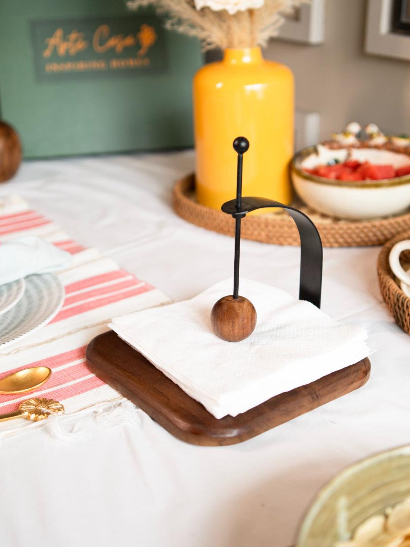 Warmth of wood tissue holder