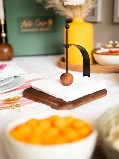 Warmth of wood tissue holder