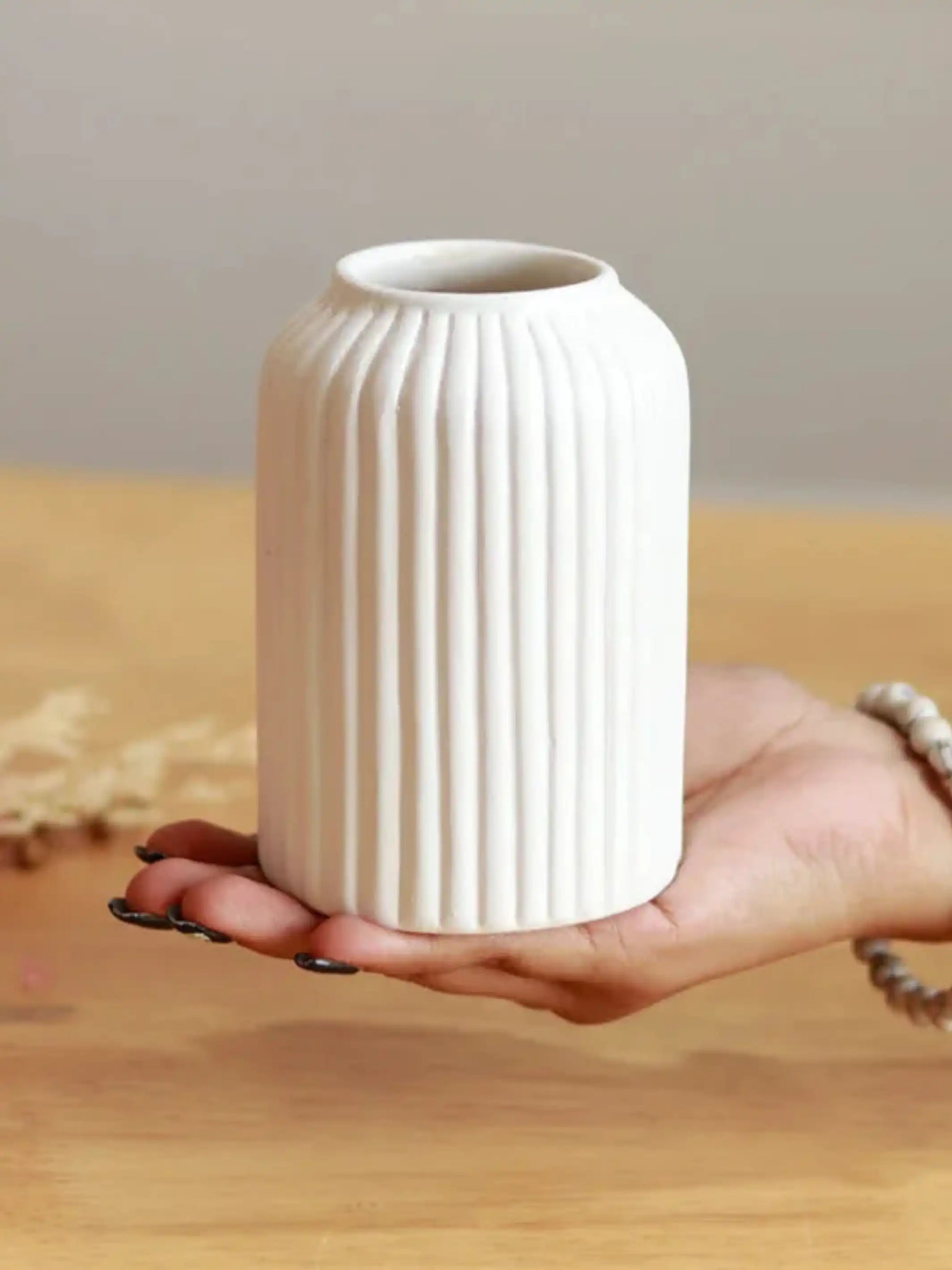 Mini Snow white vase -Small