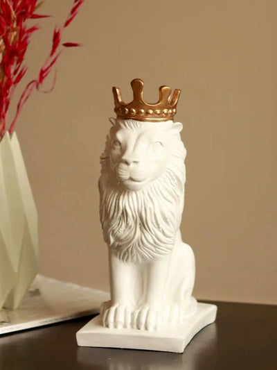 White Lion king sculpture