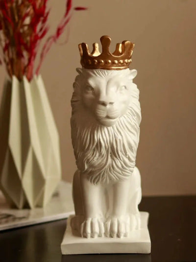 White Lion king sculpture