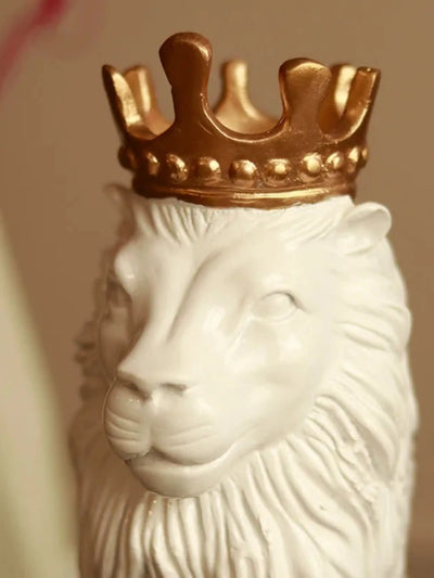 White Lion king sculpture
