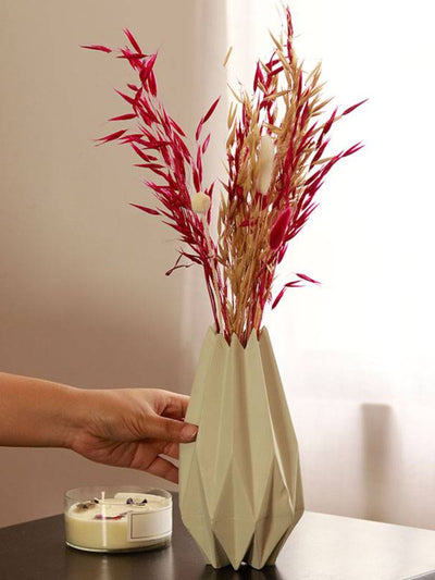 Geometrical zen vase white with cherry charm bunch