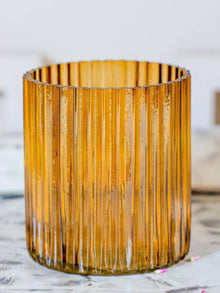 Yellow horizontal vase with Garden bunch