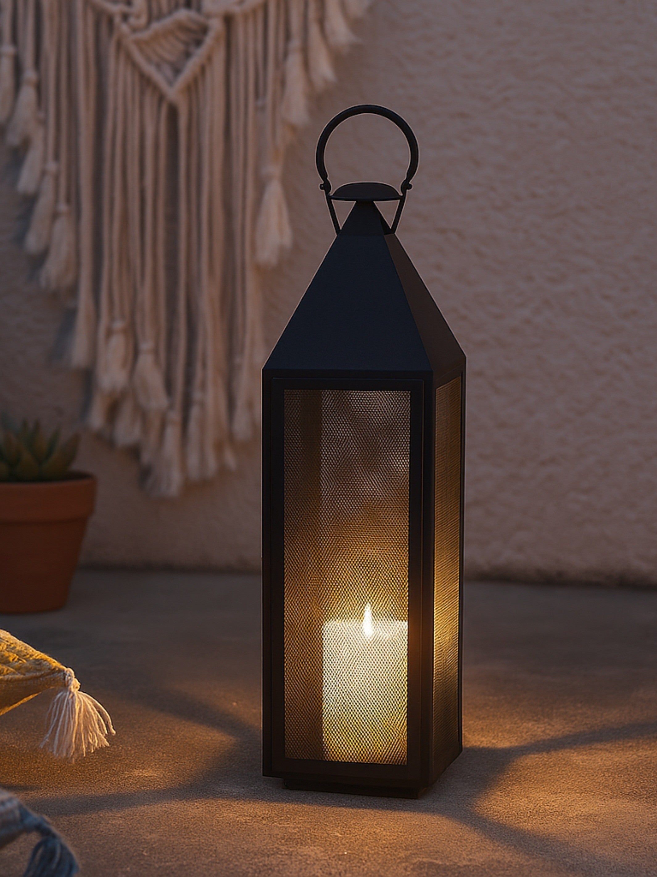black-mesh-lantern-small_1_dw.jpg