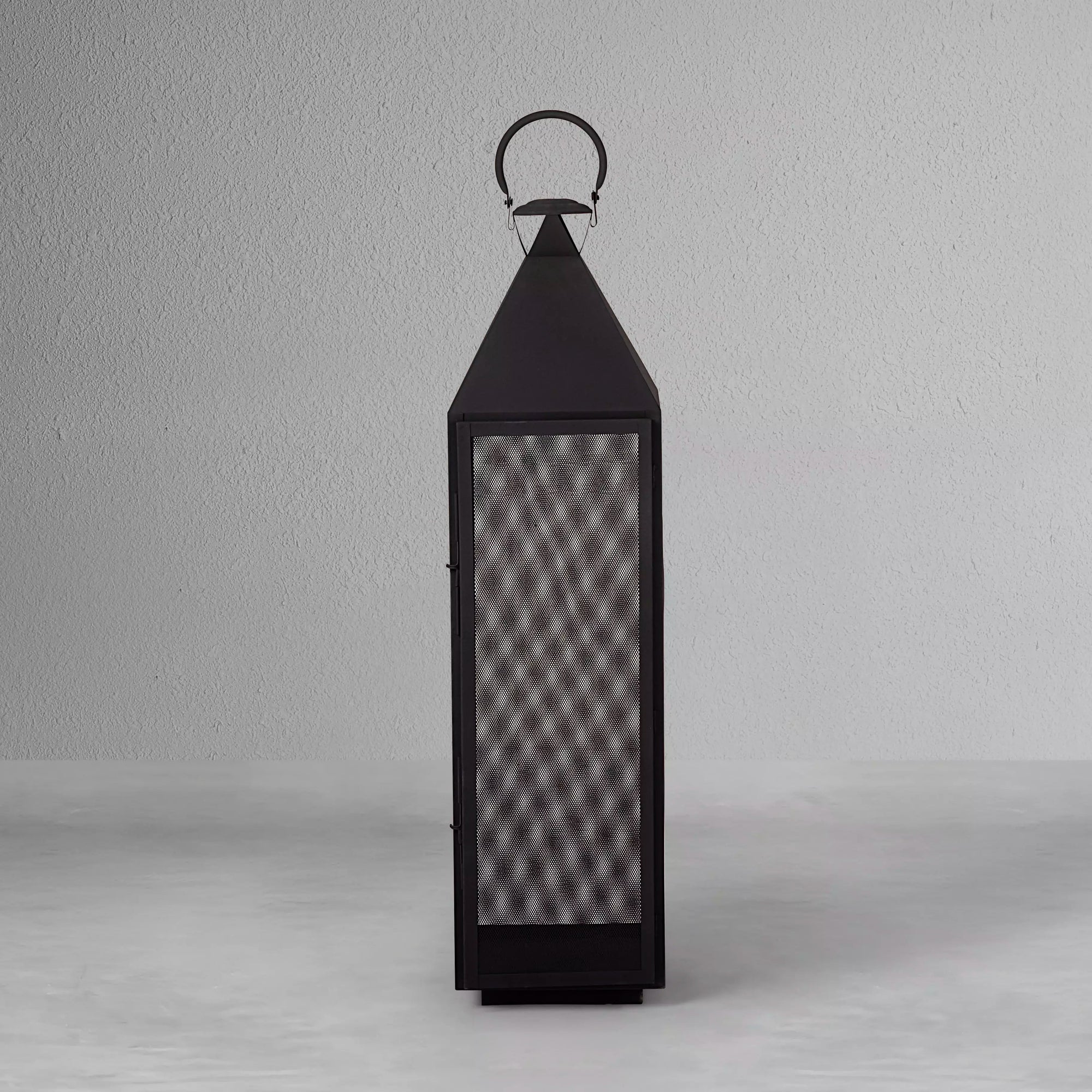 black-mesh-lantern-small_2_dw.jpg