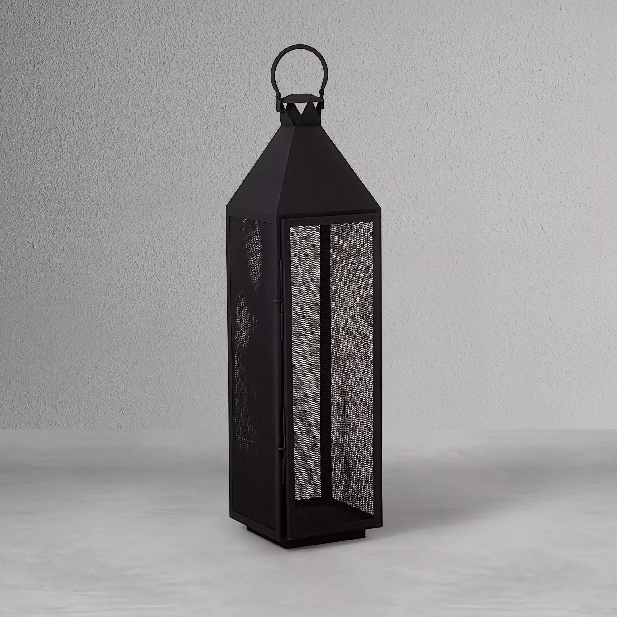 black-mesh-lantern-small_4_dw.jpg