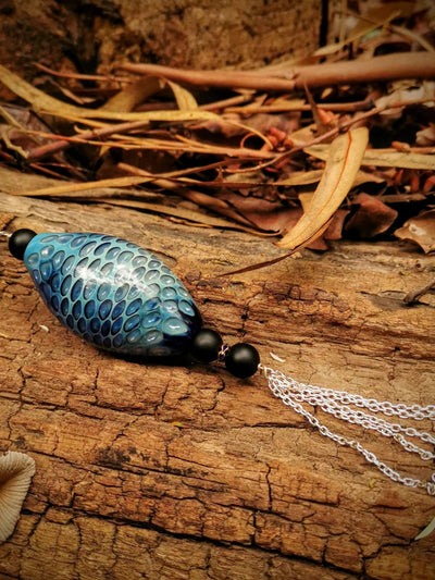 Bliss Amulet - Necklace Blue