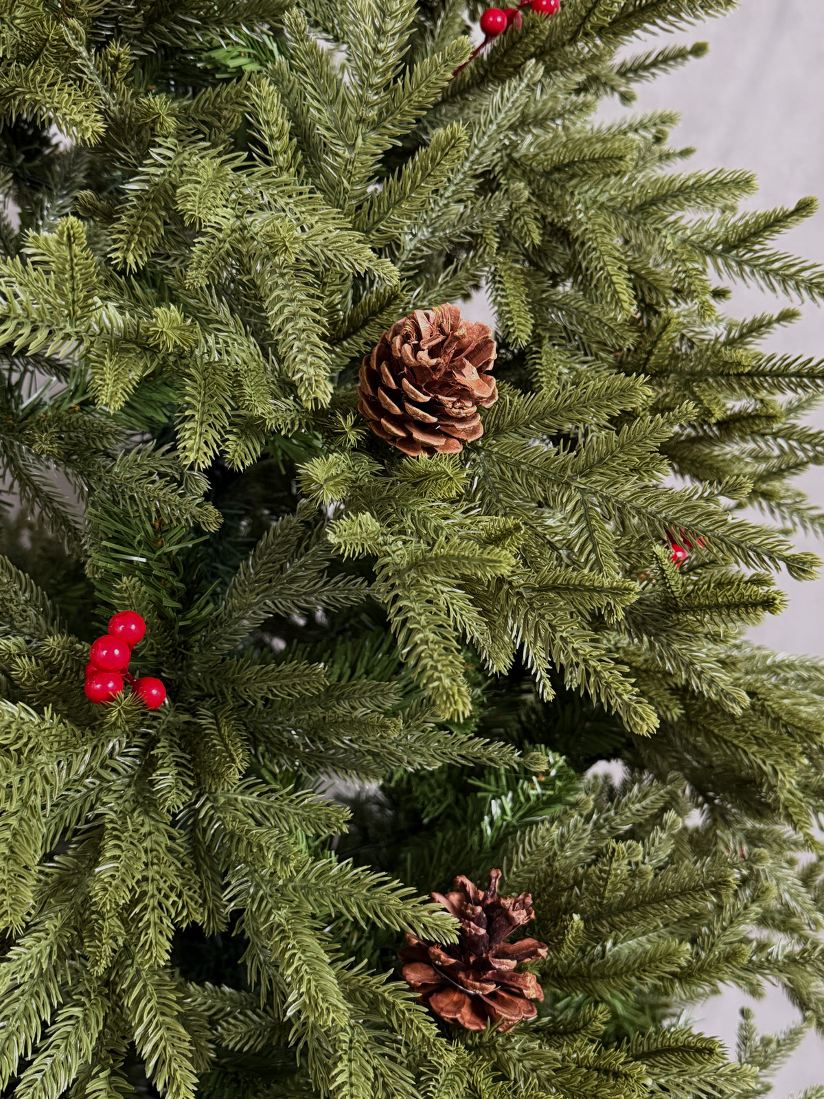 PE Christmas Tree Pinecone & Berry-2