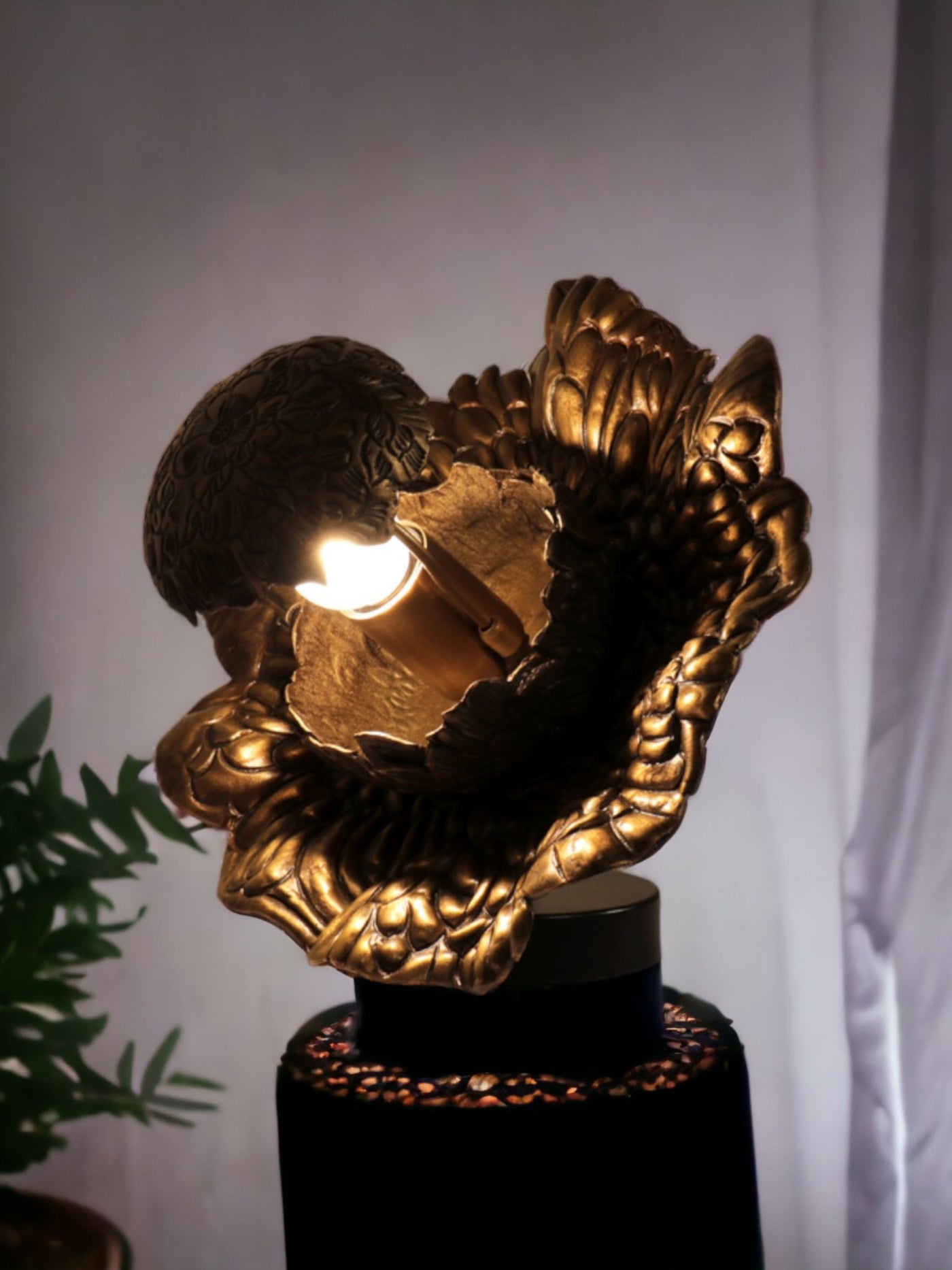 Celeste Petal Table Lamp