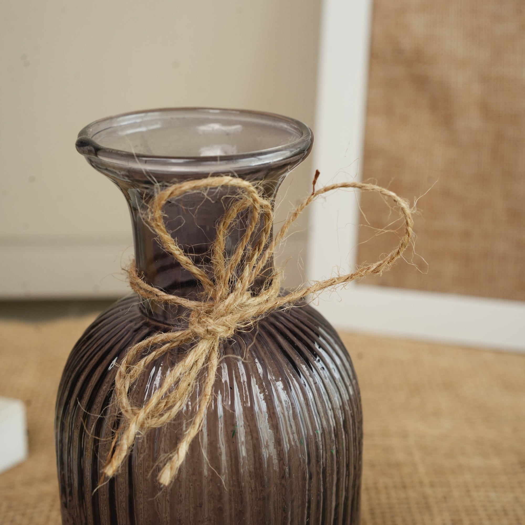 Ocean Crest Black Glass Vase with Dried Flowers | Modern Home Décor - https://artecasa.in/