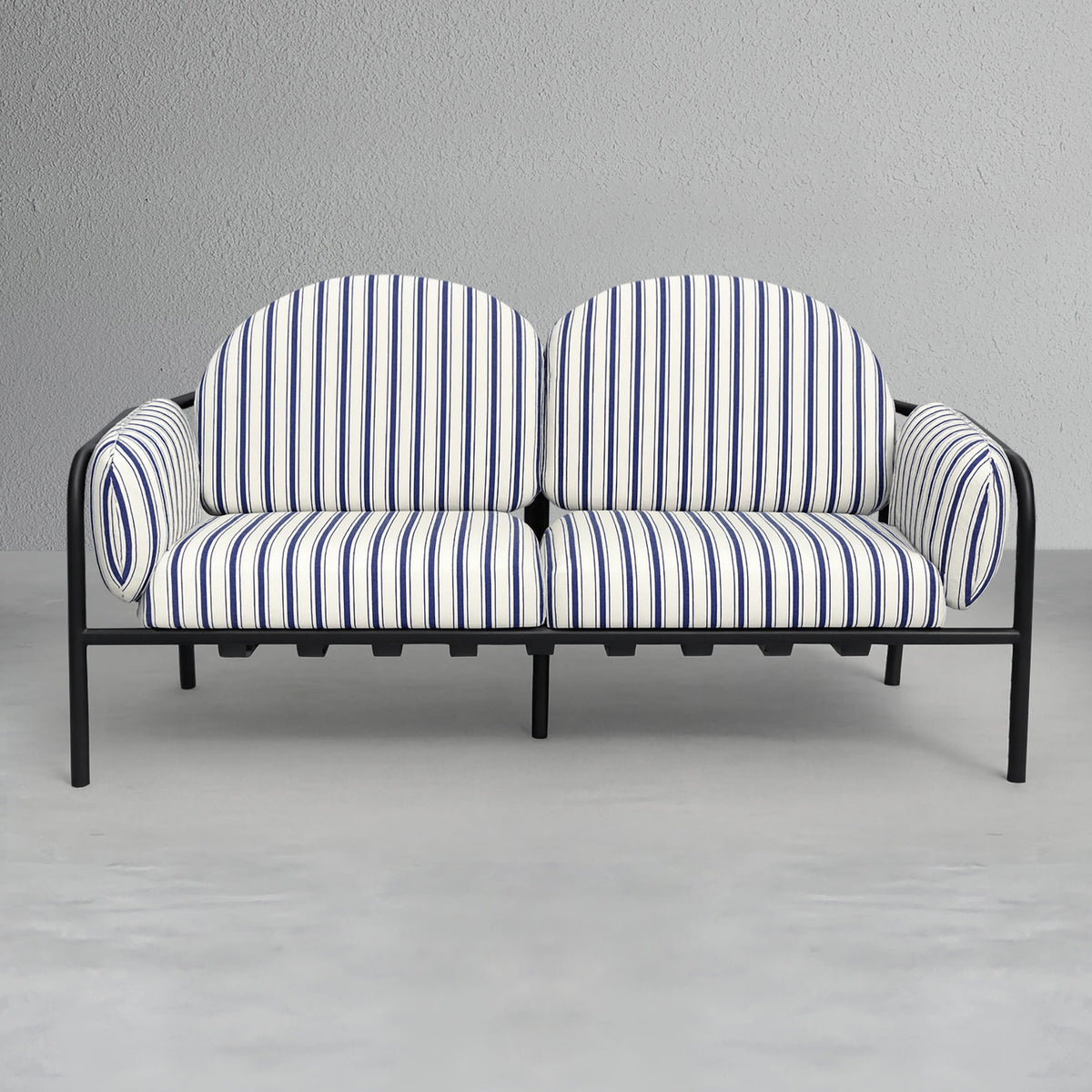 como-outdoor-2-seater-sofa_2_dw.jpg