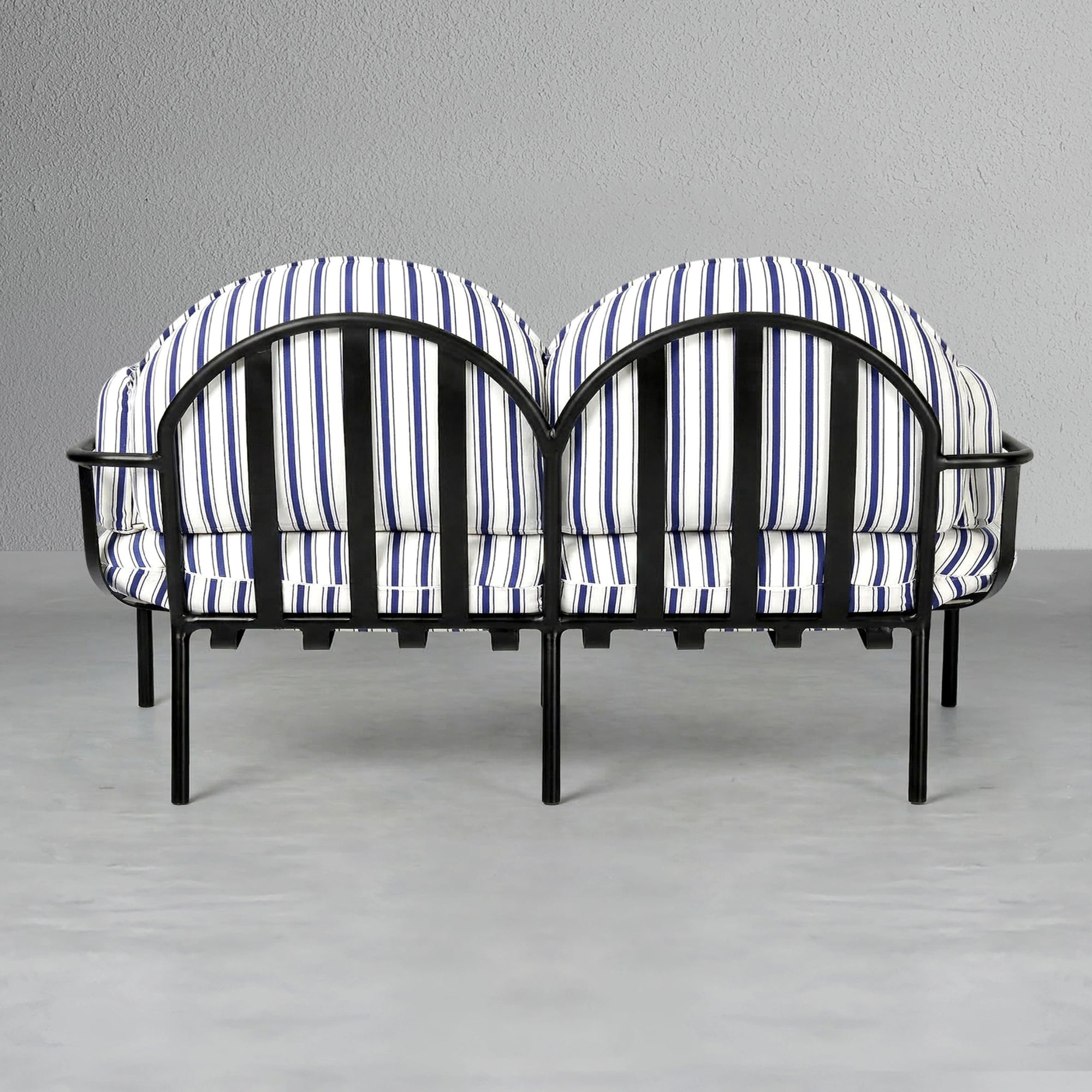 como-outdoor-2-seater-sofa_5_dw.jpg