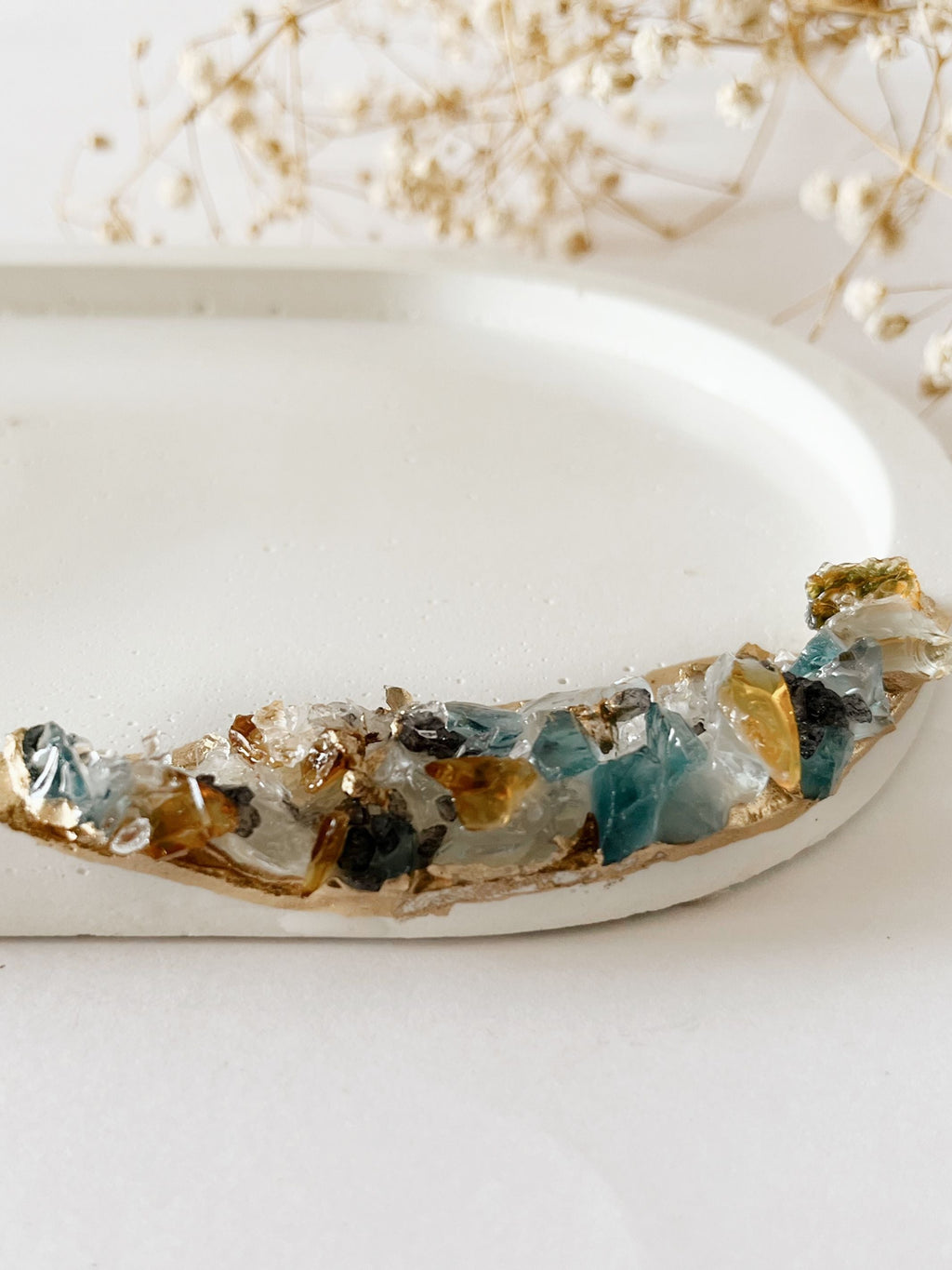 Concrete & Cyrstal Trinket White