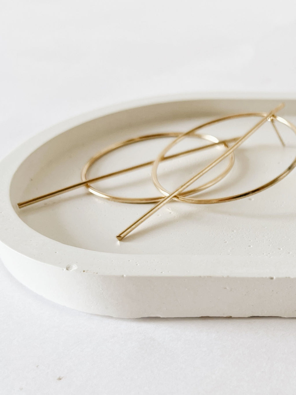 Concrete & Cyrstal Trinket White