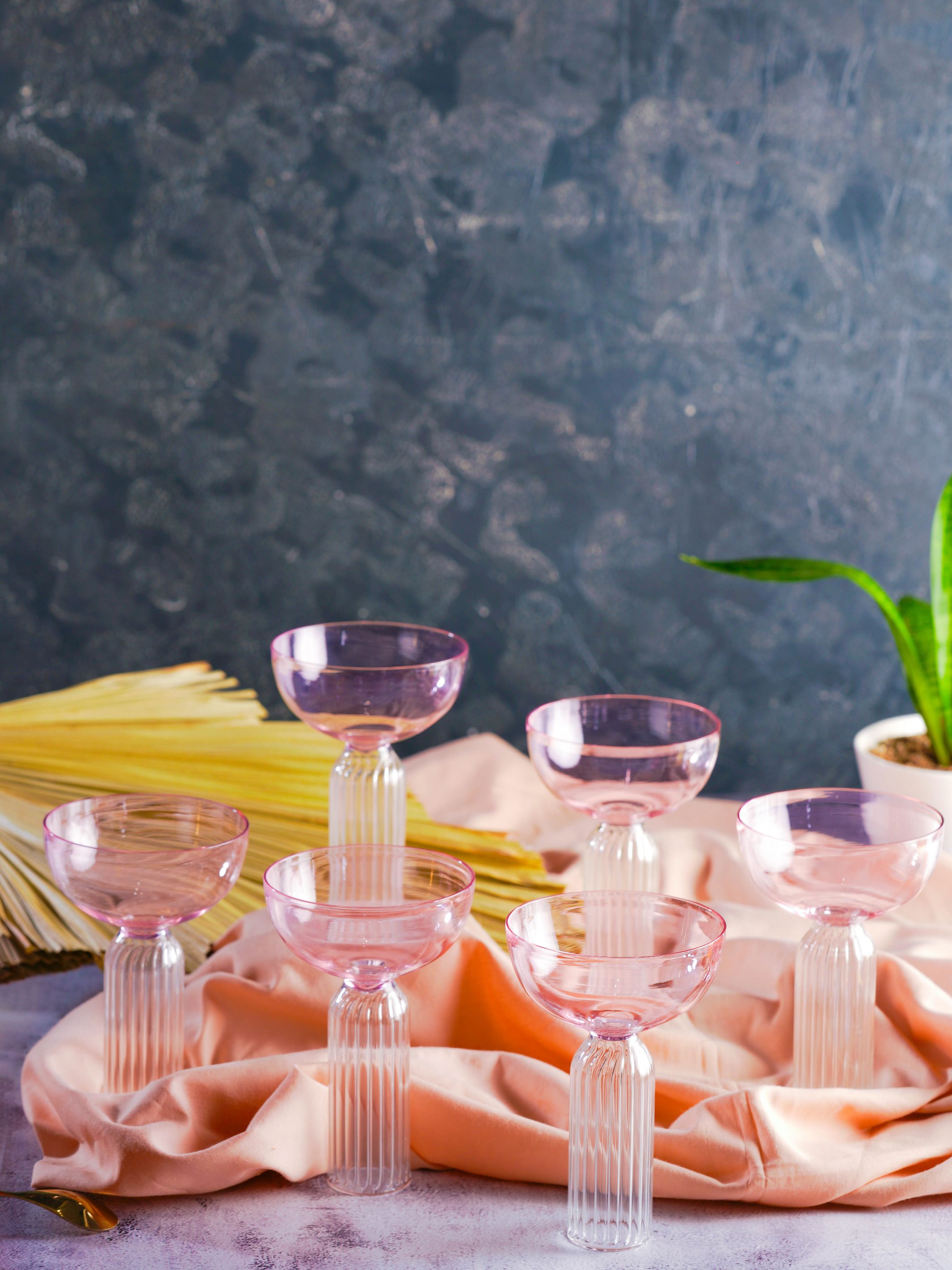 Dd Pink Stem Glass Set Of 4 Gift Box