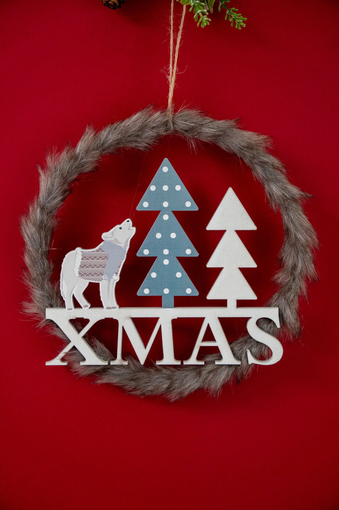 Faux Fur XMAS Hanging Décor with Trees & Wolf