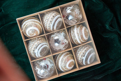 Transparent & Gold Glitter Bauble Set (V2) – 9 Pieces