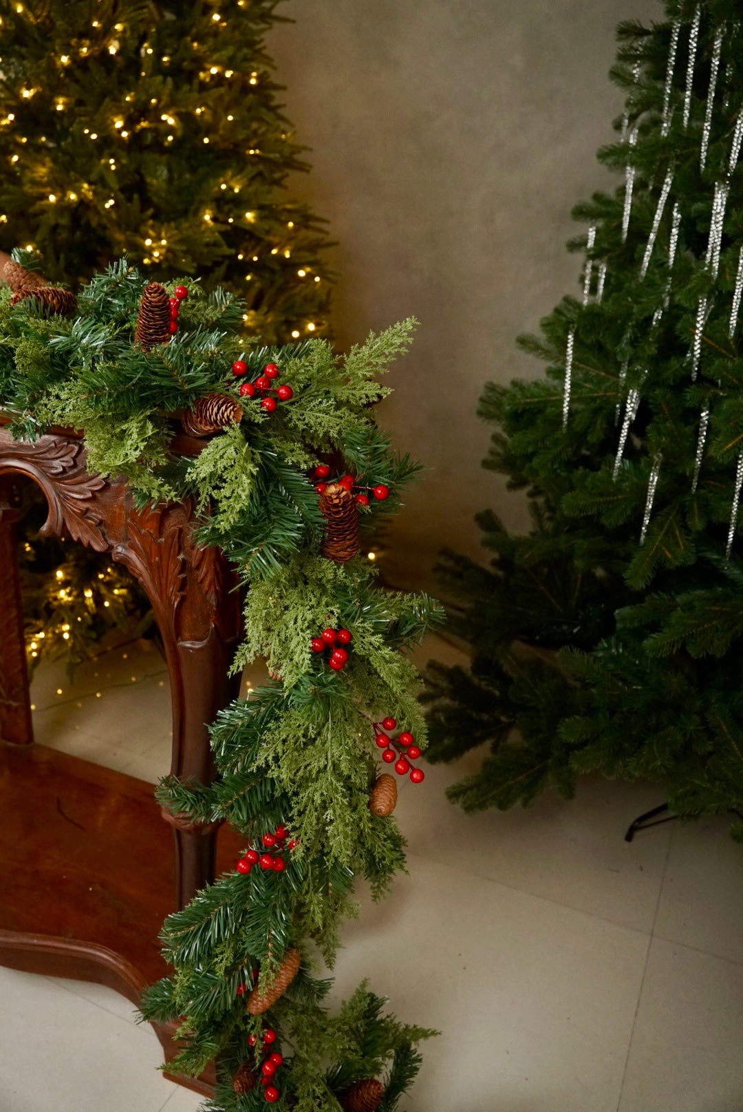 PE Berry & Pinecone Christmas Garland
