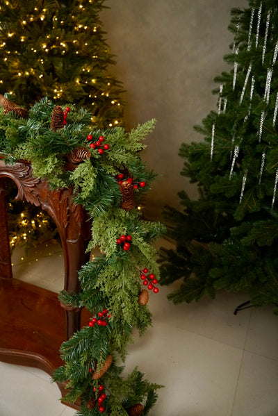 PE Berry & Pinecone Christmas Garland