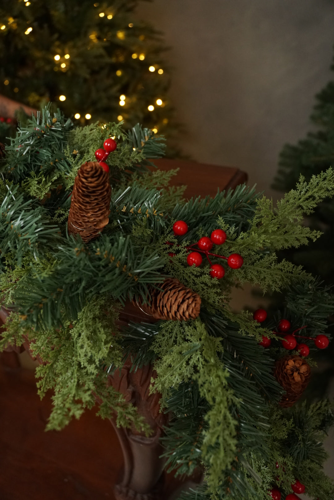 PE Berry & Pinecone Christmas Garland