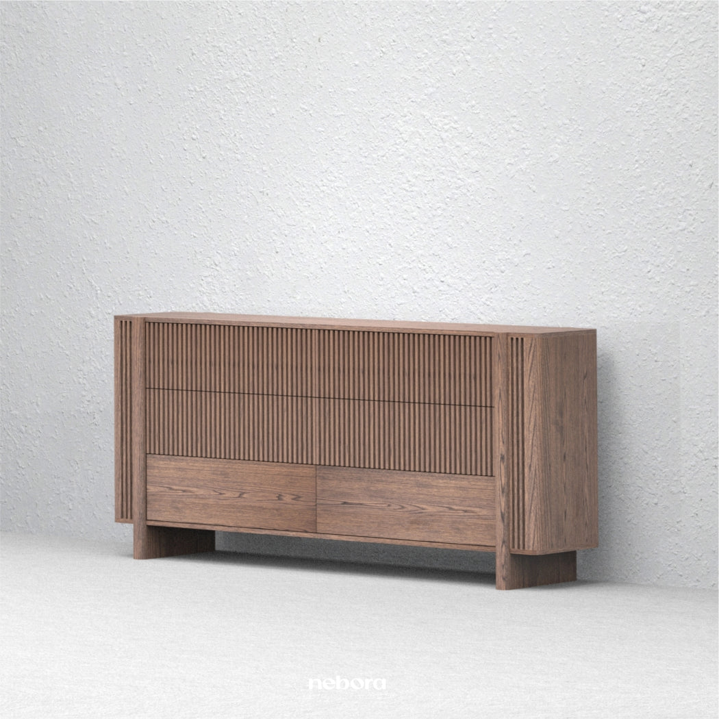 Stria Dresser