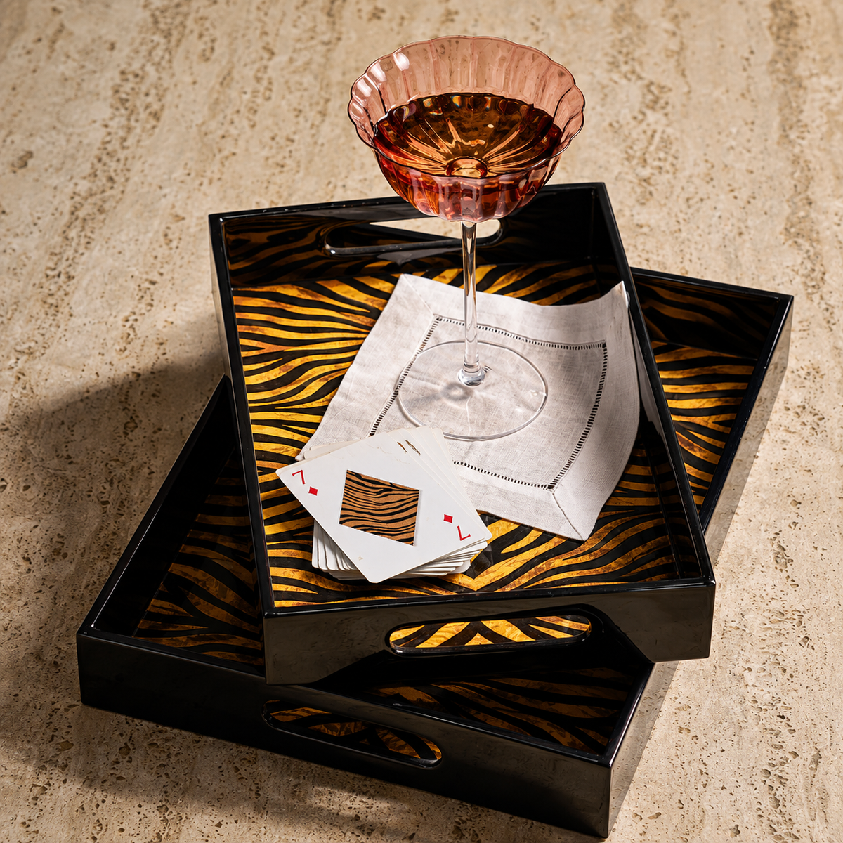 ROS HANDBLOWN TRAY