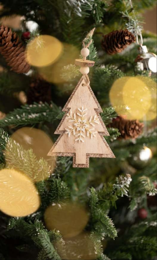 Wooden Christmas Tree Hanging Ornament with Snowflake Design_CC94