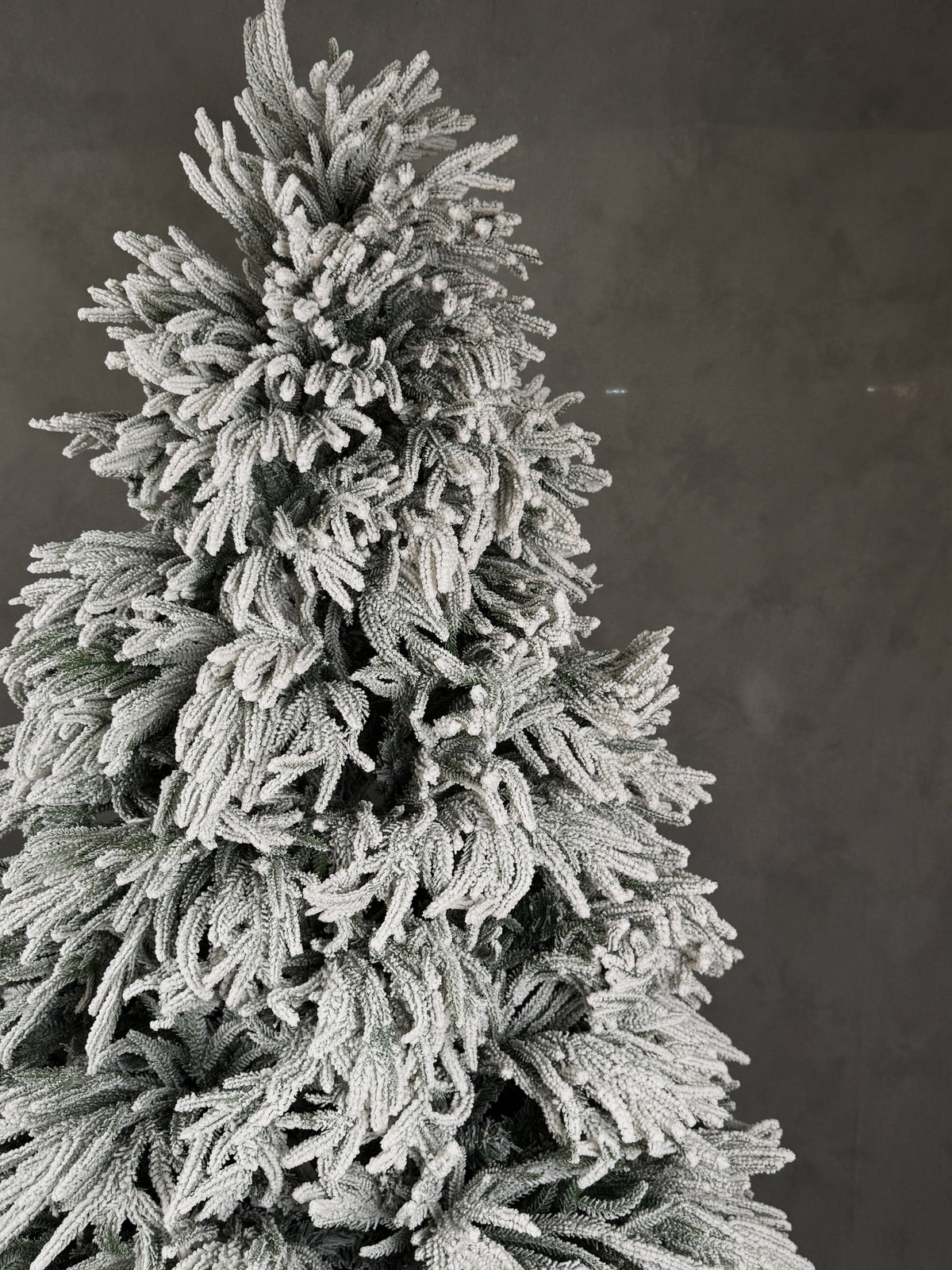 PE Christmas Tree with Snow Flocked Leaves- 3