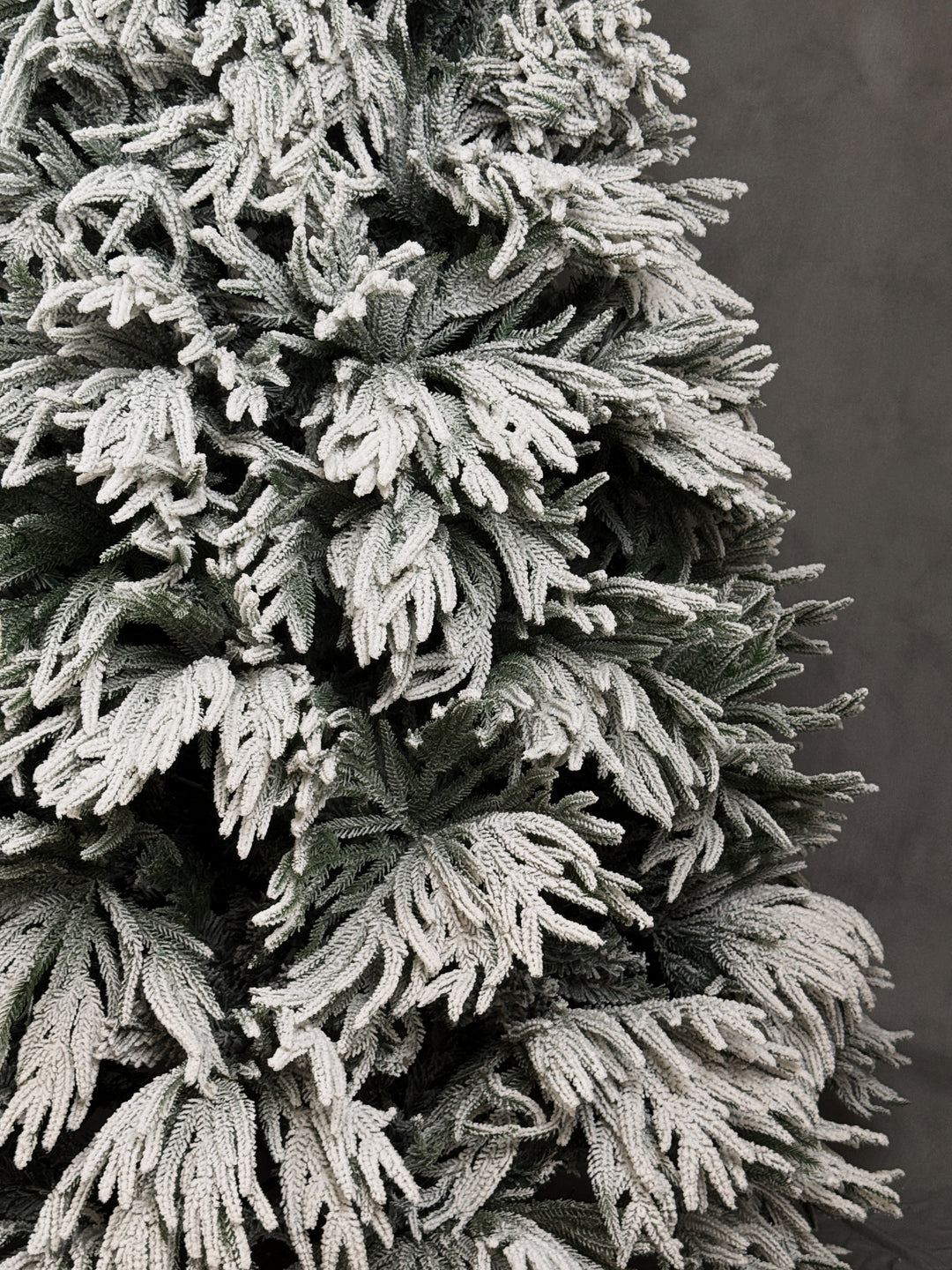 PE Christmas Tree with Snow Flocked Leaves- 3