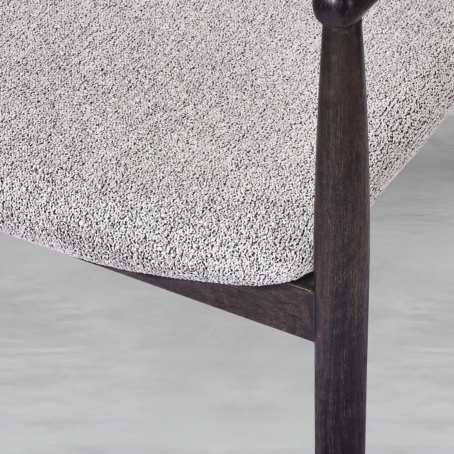 finch-chair_7_dw.webp