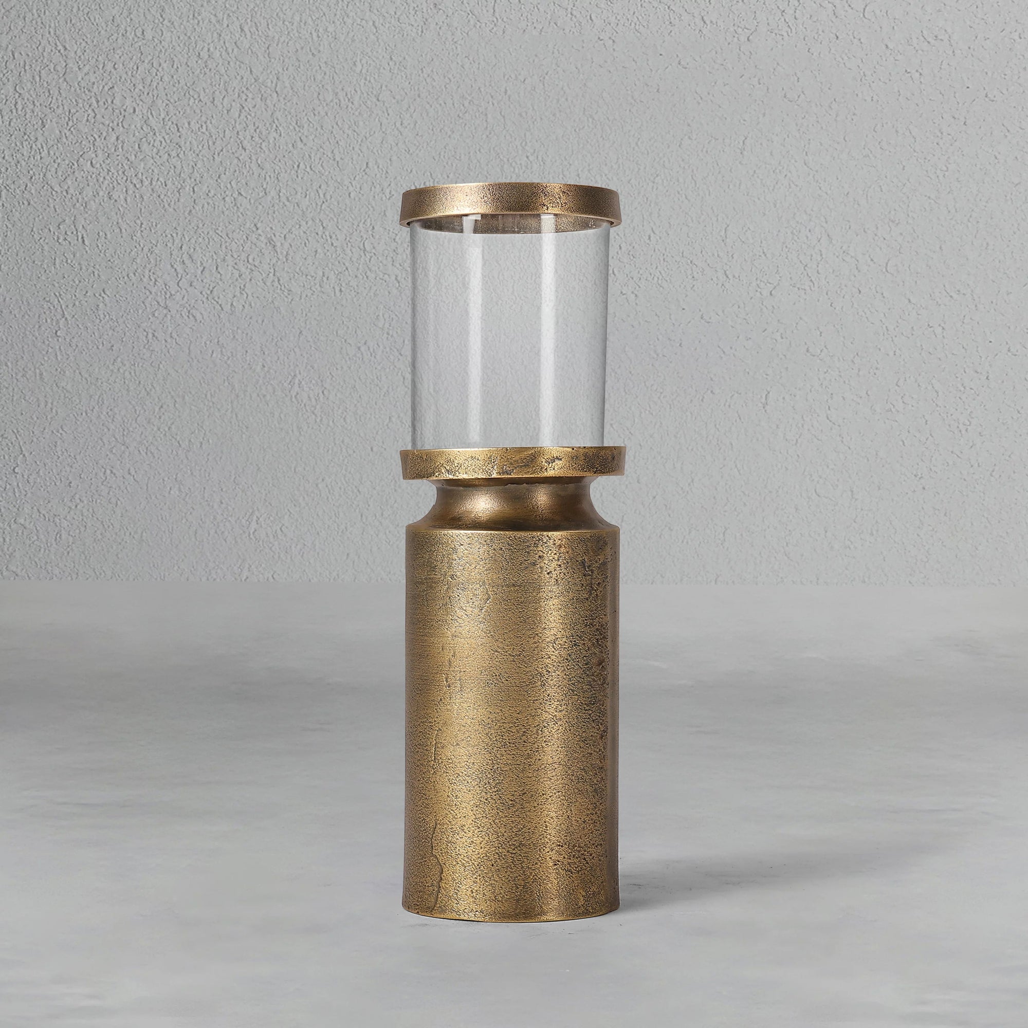 flicker-hurricane-lantern-large_2_dw.webp