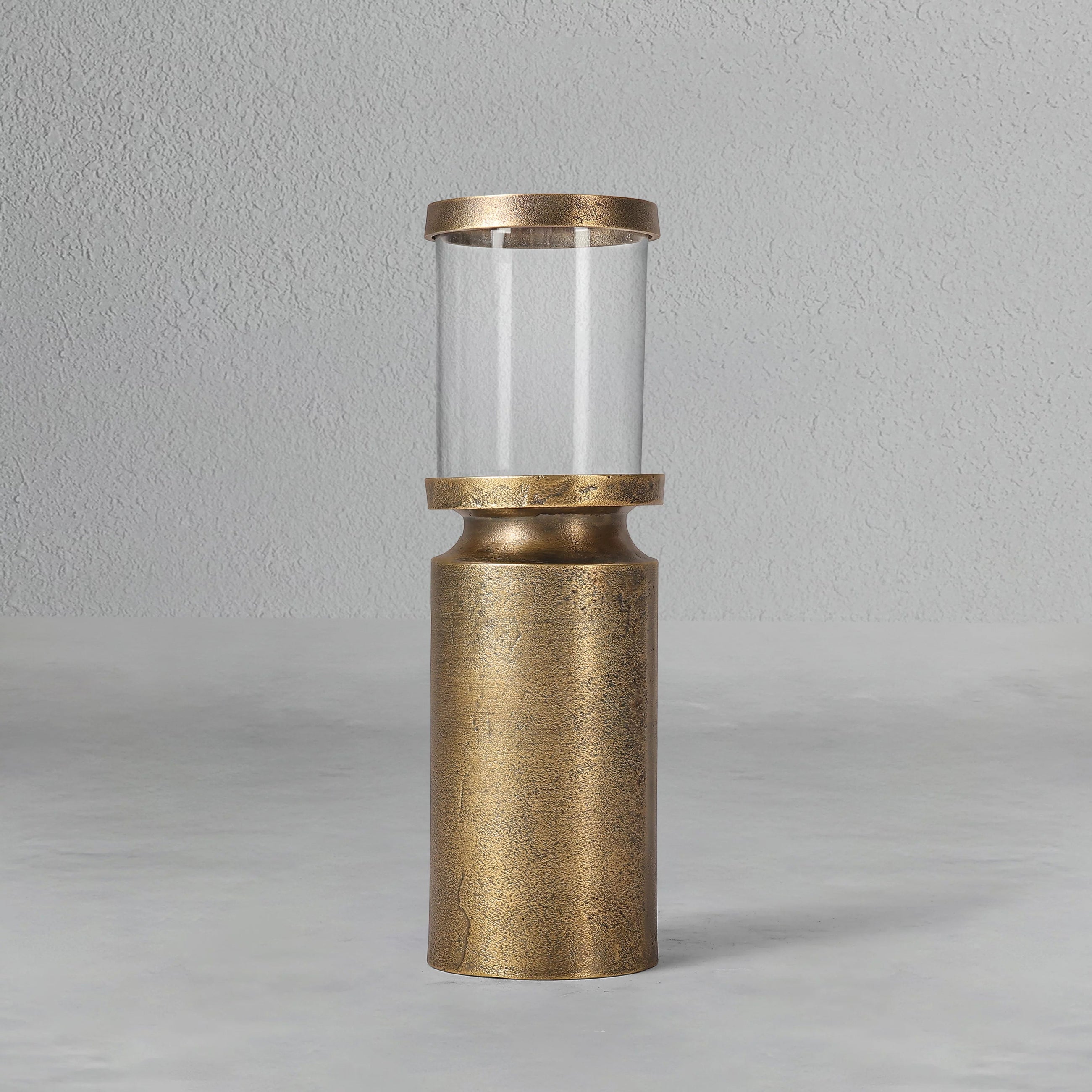 flicker-hurricane-lantern-large_2_dw.webp