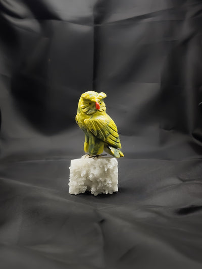 Gemstone Bird Statement Décor