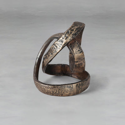 glimmer-knot-sculpture_2_dw.webp