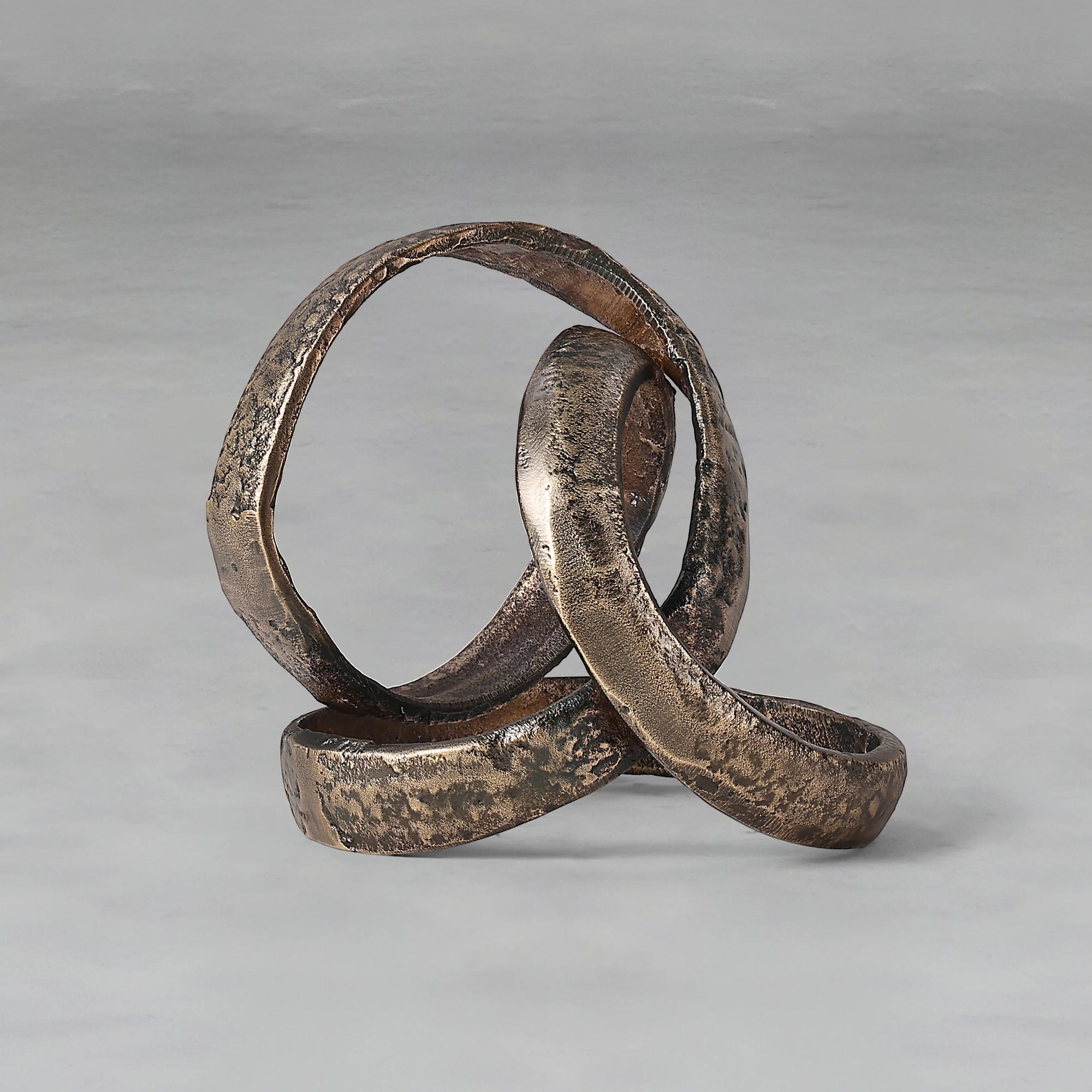 glimmer-knot-sculpture_4_dw.webp