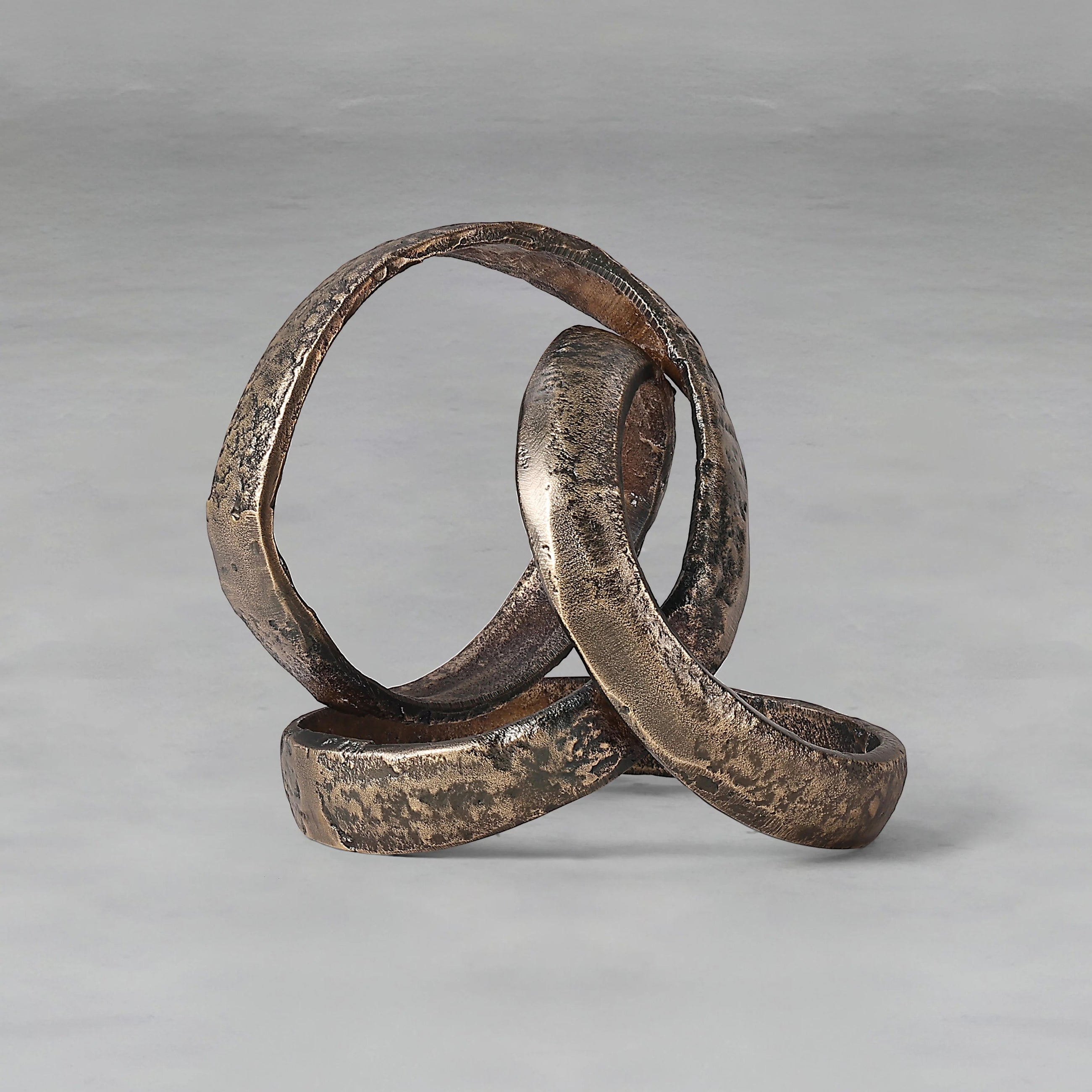 glimmer-knot-sculpture_4_dw.webp
