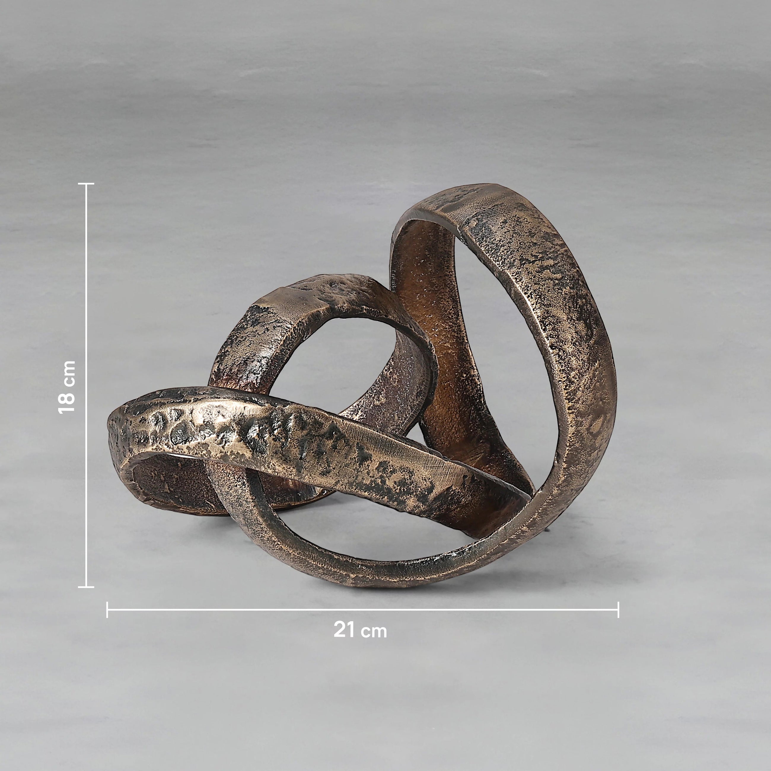 glimmer-knot-sculpture_5_dw.webp