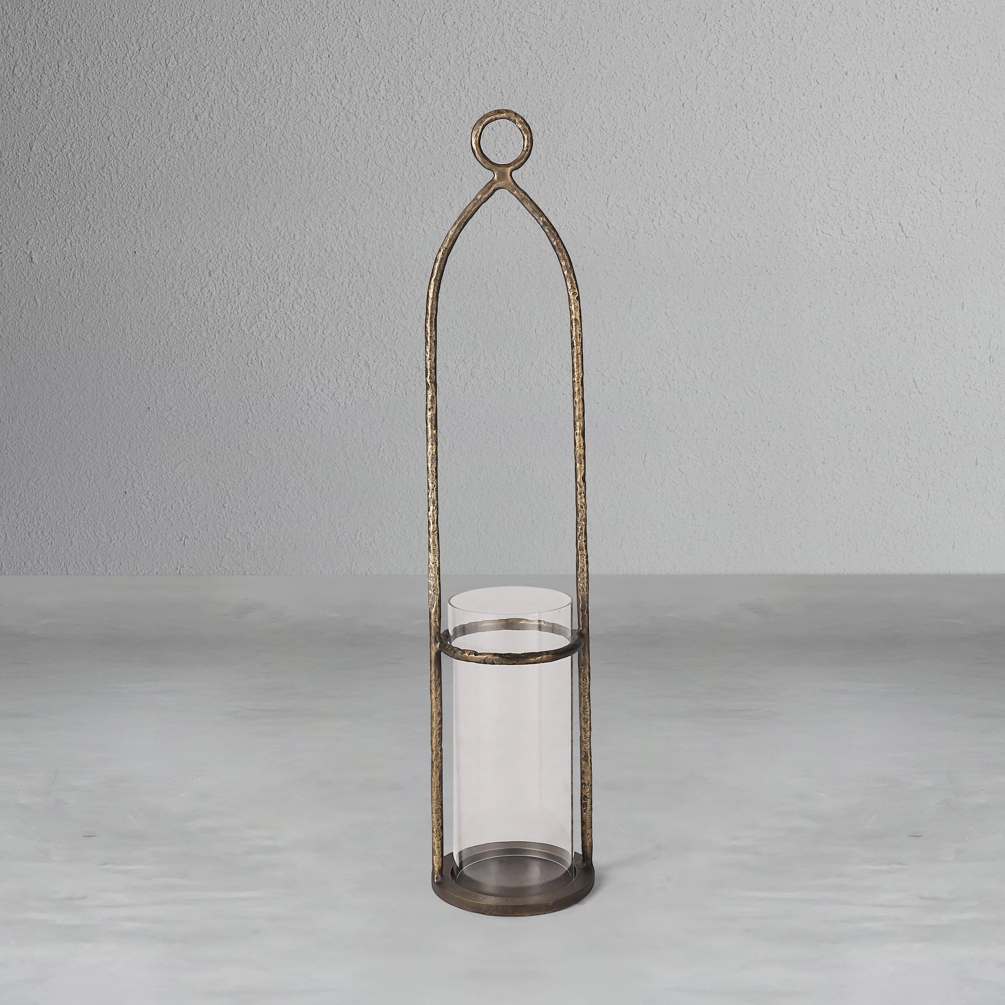 gothic-arch-lantern-set-2_3_dw.webp