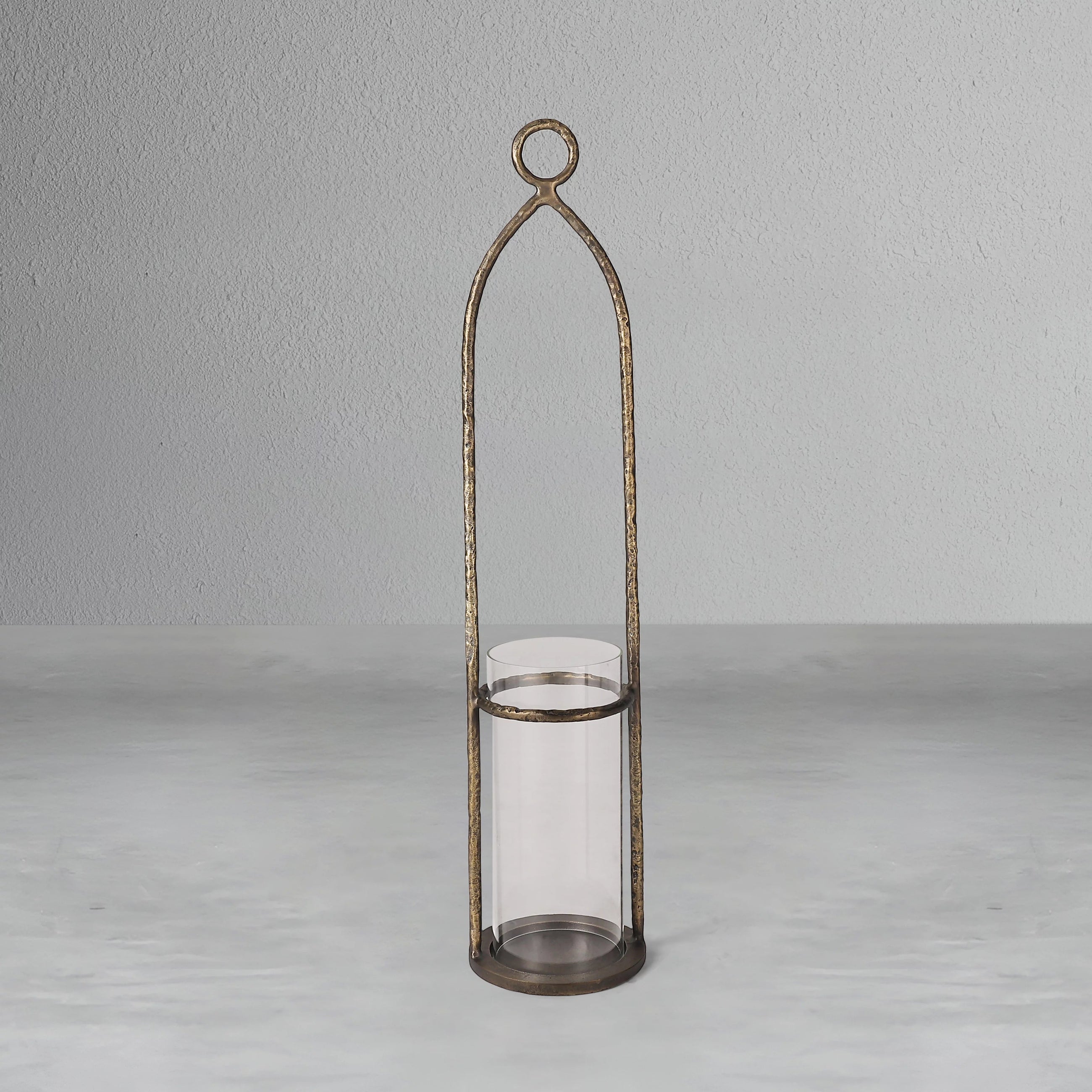 gothic-arch-lantern-set-2_3_dw.webp