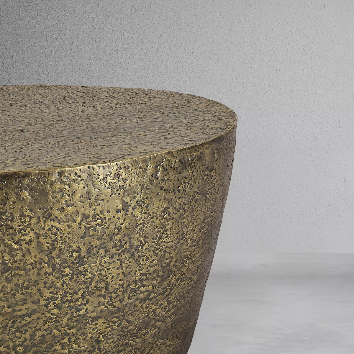 grotto-drum-table_5_dw.webp