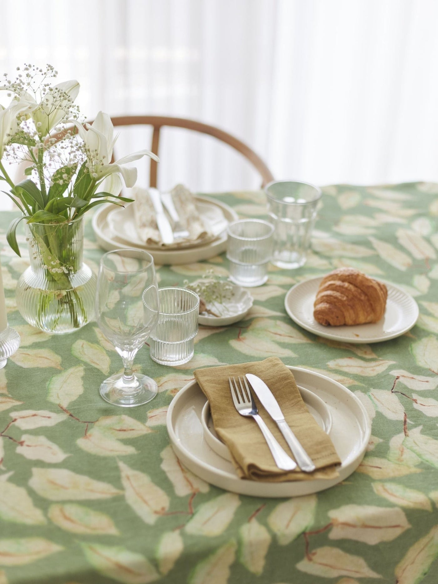 Grove Fern Table Cover