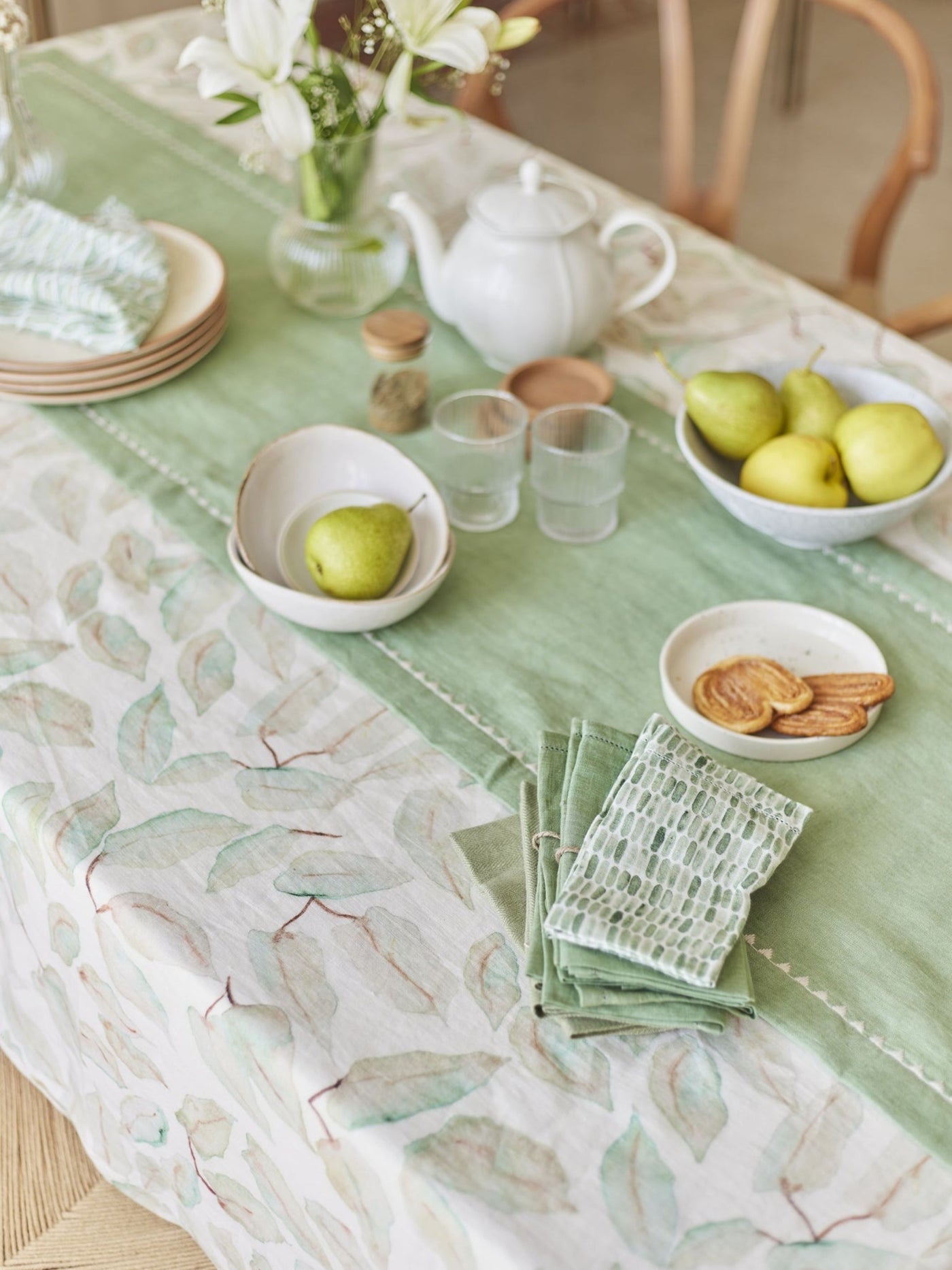 Grove Ivory Table Cover