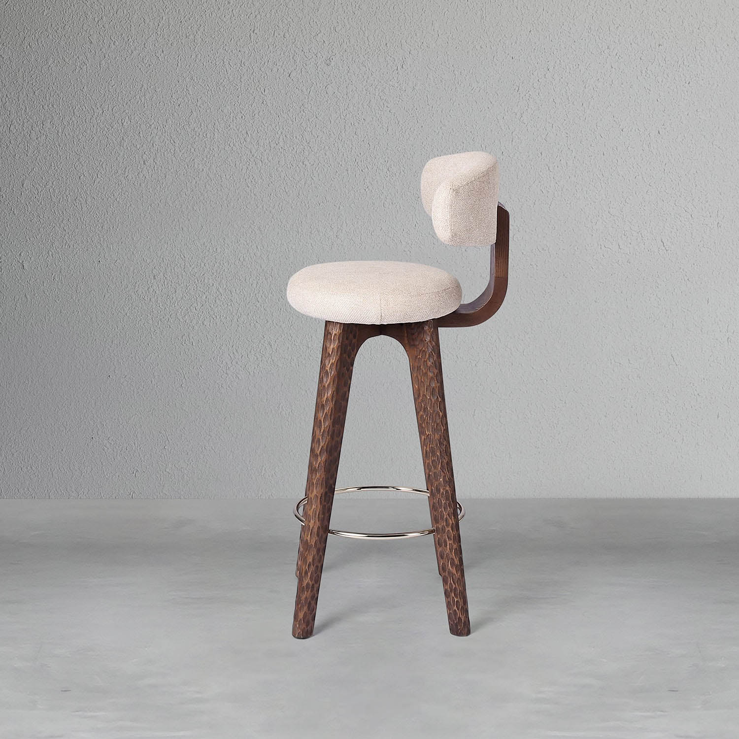 halo-chiseled-high-chair_5_dw.webp